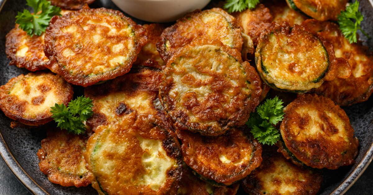 Les beignets de courgette simplifiés pour un apéro réussi