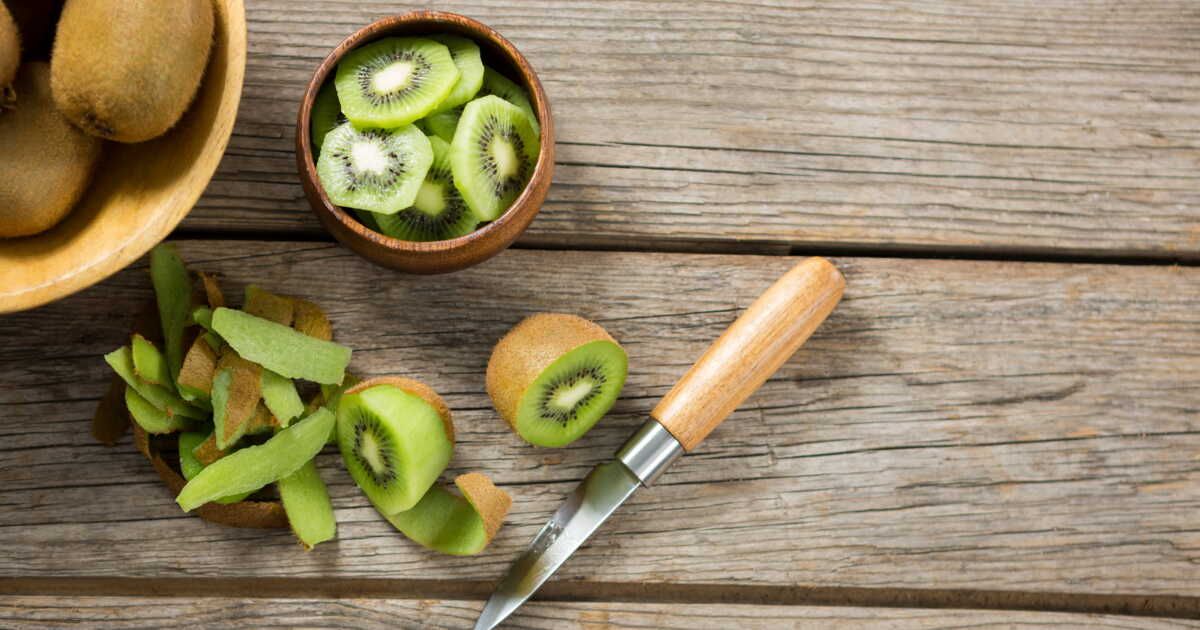 La peau de kiwi : un trésor comestible