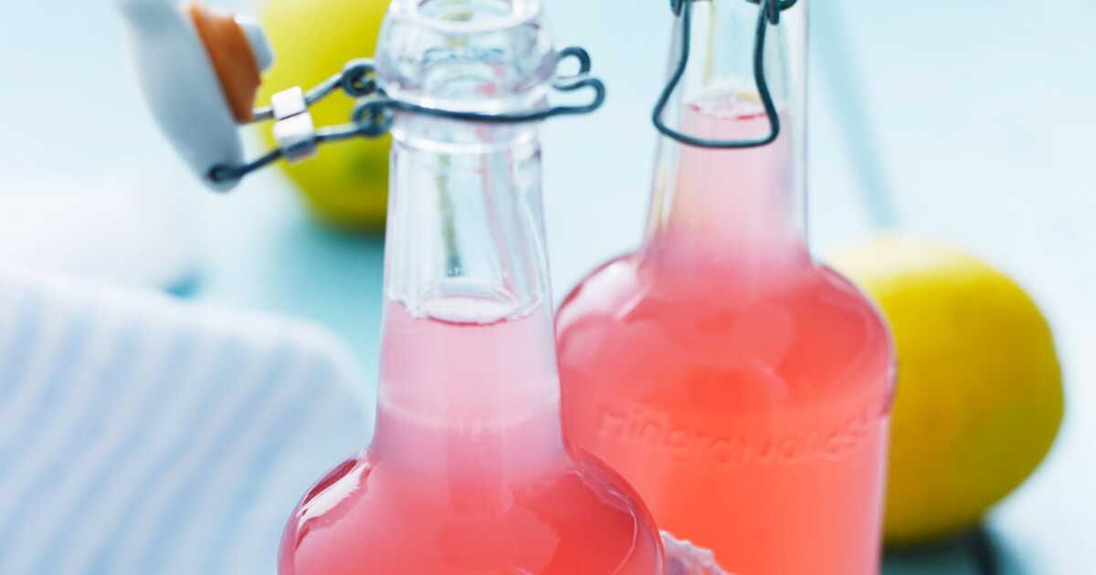 Quand la rhubarbe rencontre la vanille : une boisson rafraîchissante