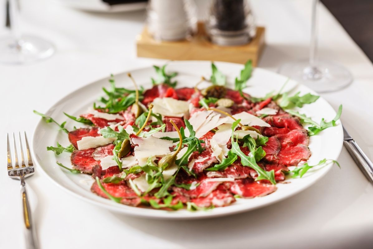 Congélation et viande crue : ce que révèle une virologue