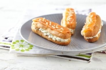 Éclairs au saumon fumé et chantilly au wasabi