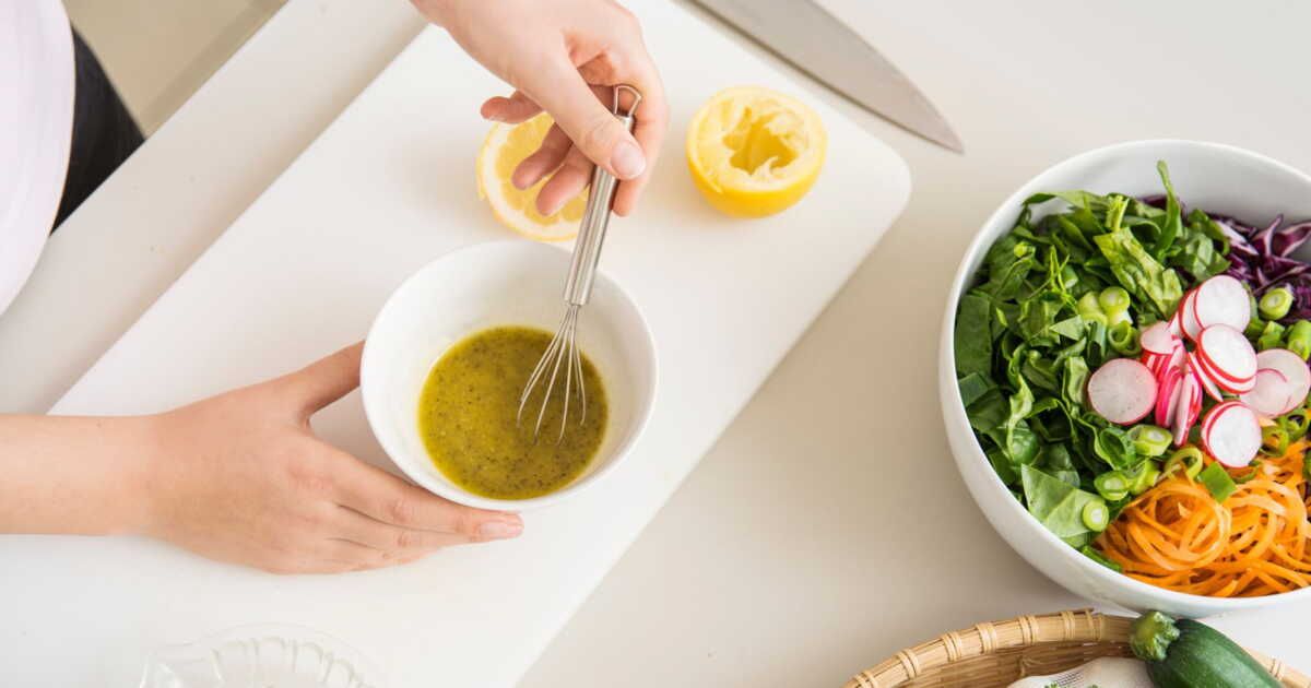 Découvrez la vinaigrette anti-inflammatoire qui booste vos salades