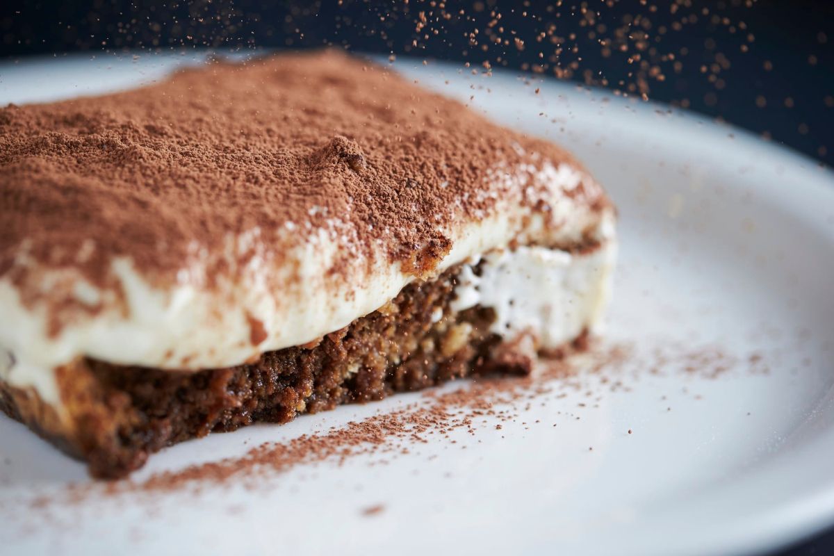 le secret de cyril lignac pour un tiramisu léger et savoureux