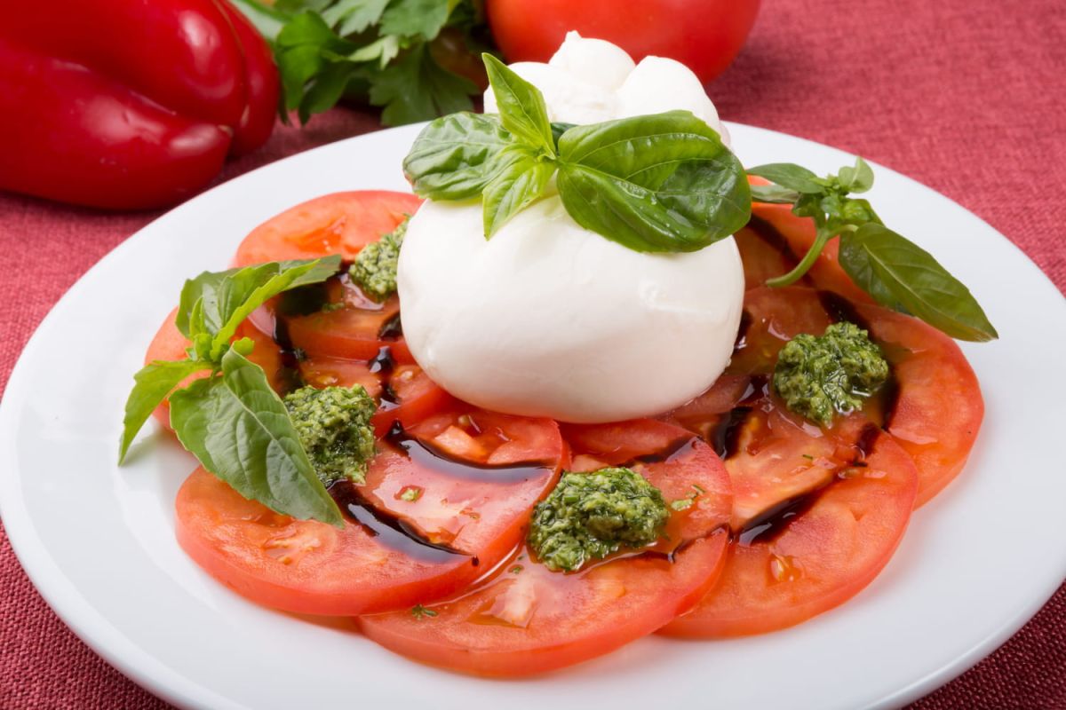 découvrez le secret d'une salade tomate burrata inoubliable à la maison