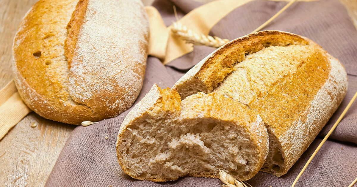 Redonnez vie à votre pain rassis avec cette astuce simple et efficace
