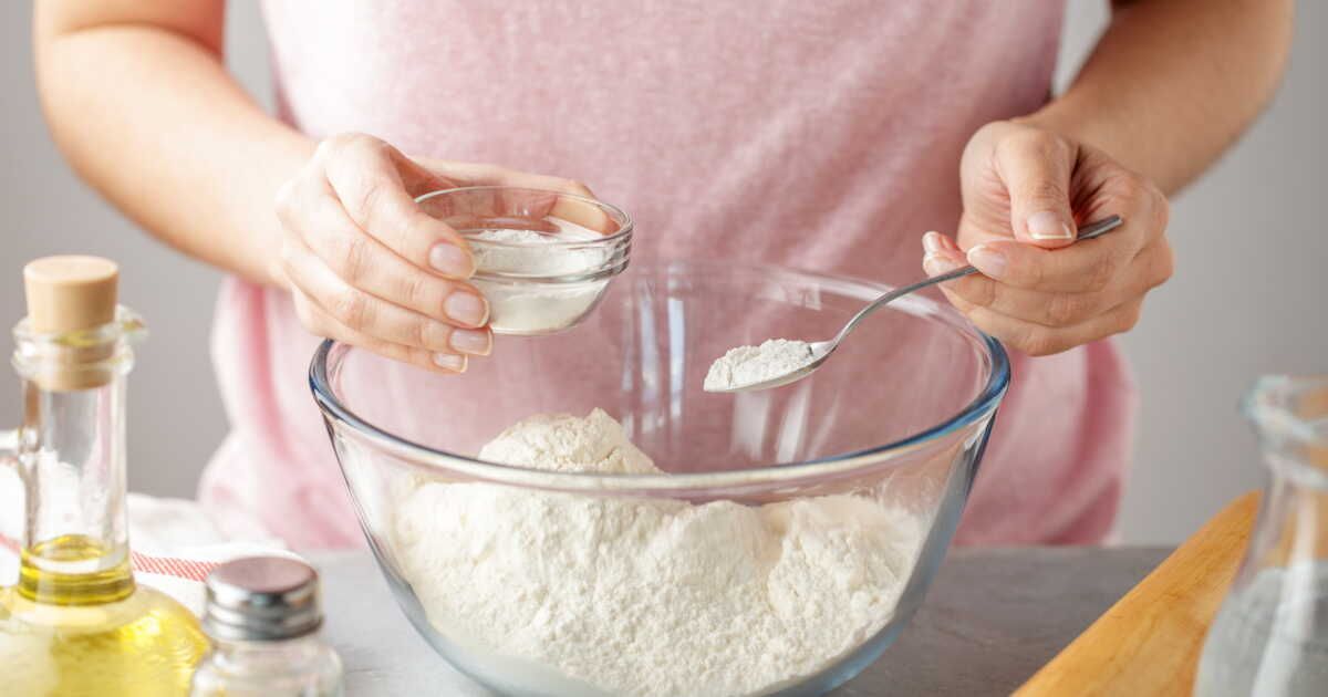 Levure chimique périmée : est-ce risqué de la consommer ?