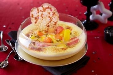 Évasion gustative : sabayon de fruits exotiques et tuiles croquantes