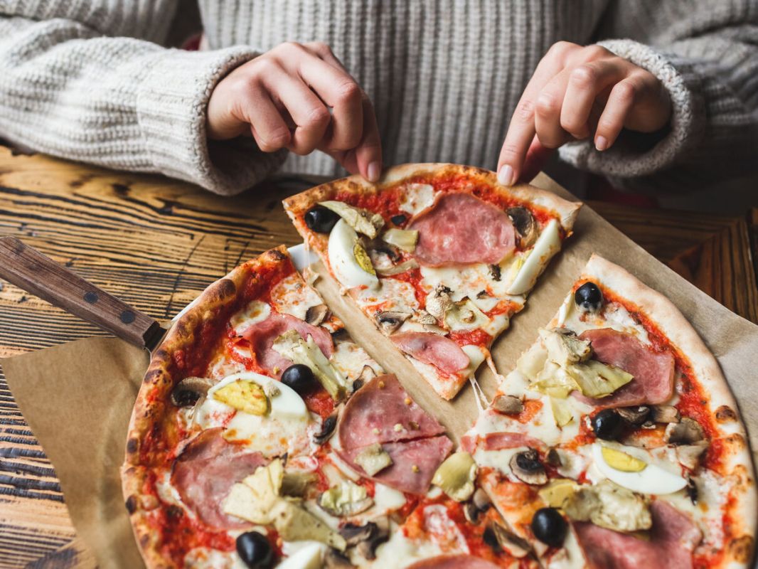 découvrez 9 recettes de pizza maison à la fois légères et savoureuses