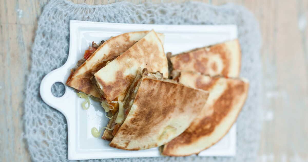 une savoureuse alternative aux classiques : quesadillas de bœuf épicé à découvrir