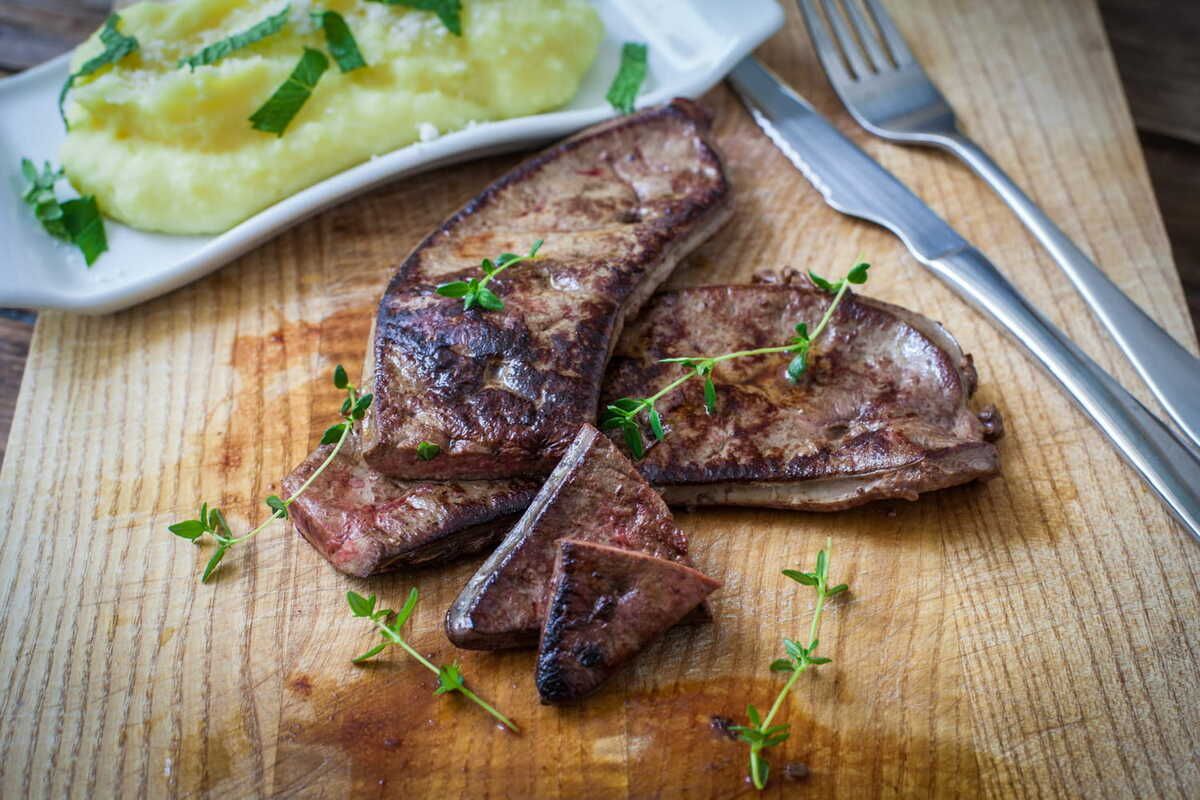Découvrez cette recette de foie de veau poêlé : un délice à ne pas manquer !