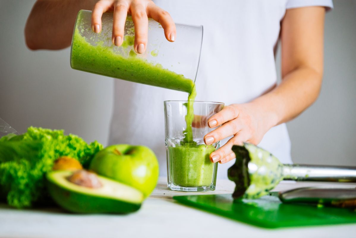 Choisir sa boisson healthy : smoothies, jus ou eaux d'été ?