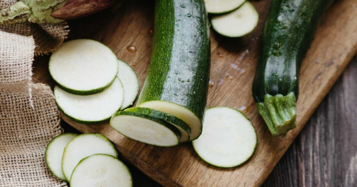 Des salades fraîches et savoureuses à base de courgette