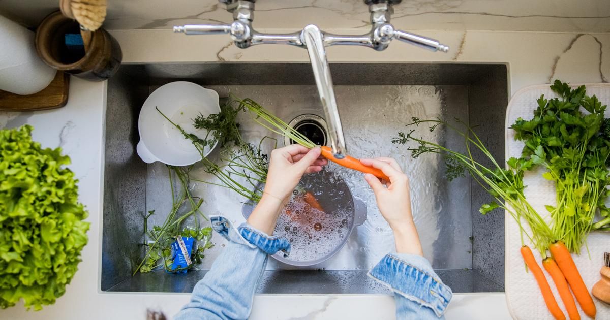 Pourquoi vous devez absolument relaver vos légumes après les avoir épluchés