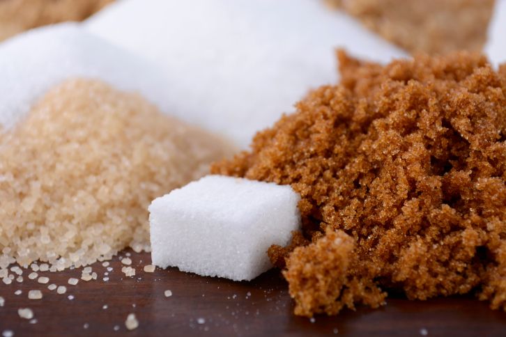Sucre raffiné et non raffiné : découvrez leurs véritables différences