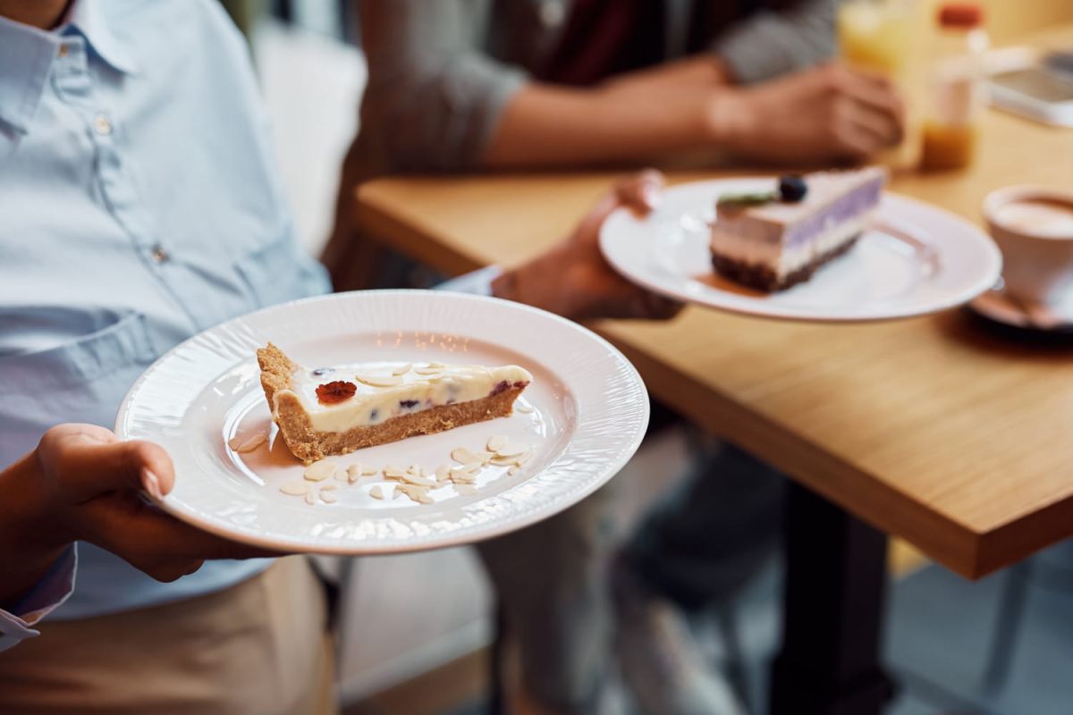 Les secrets des serveurs pour vous séduire avec des desserts