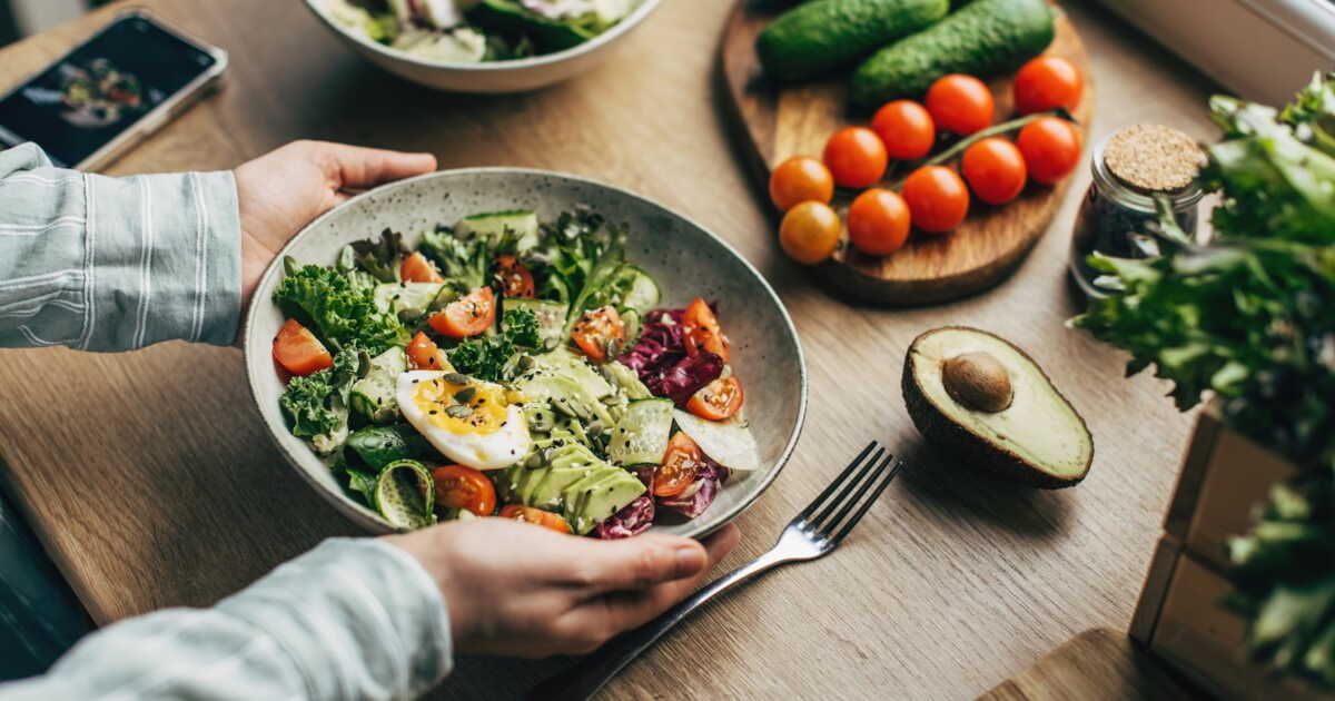 ChatGPT dans votre assiette : une diététicienne évalue son efficacité pour les menus minceur