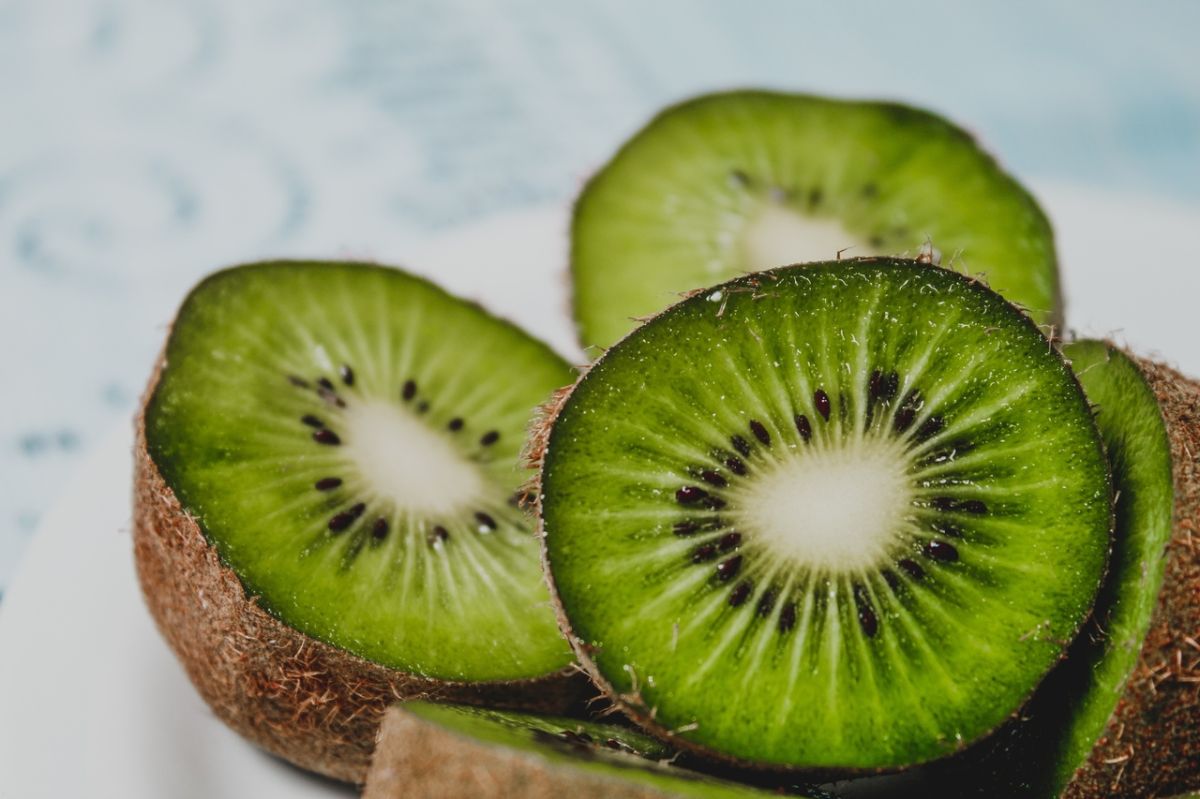 le kiwi, ce super-aliment qui booste votre sommeil et votre santé