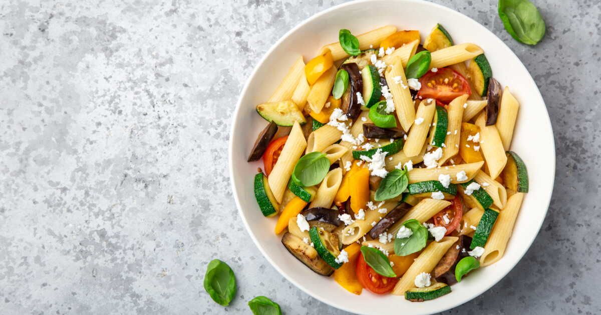 Salade de pâtes aux légumes grillés : une recette estivale à emporter partout
