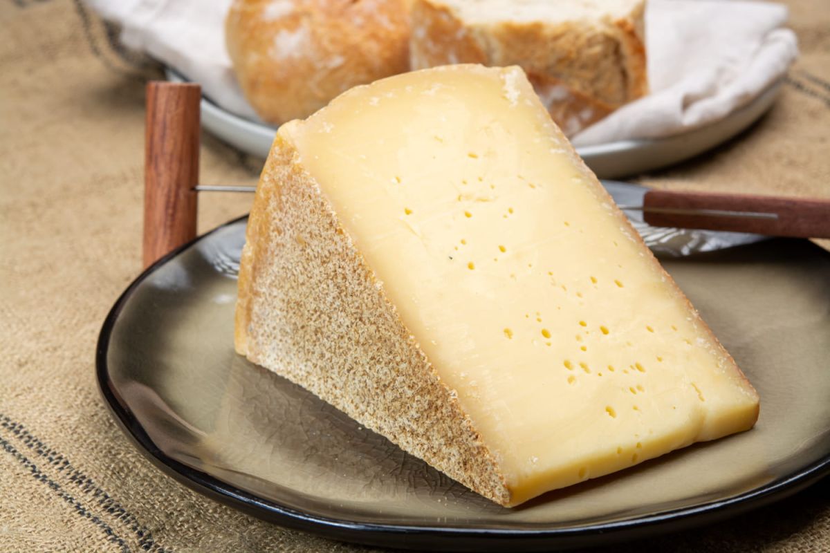 Prolongez la fraîcheur de votre fromage avec cette astuce surprenante