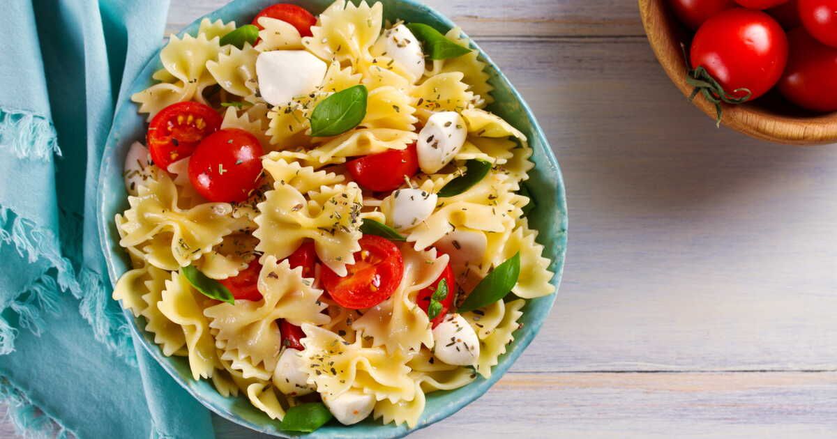 Découvrez la recette ensoleillée des pâtes à la caprese qui ravira vos repas d'été